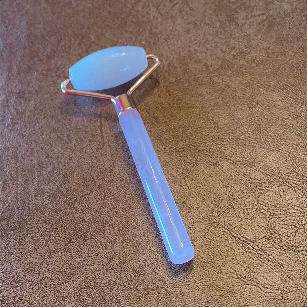 Mary Kay Rose Quartz Facial Roller New in Original Package
